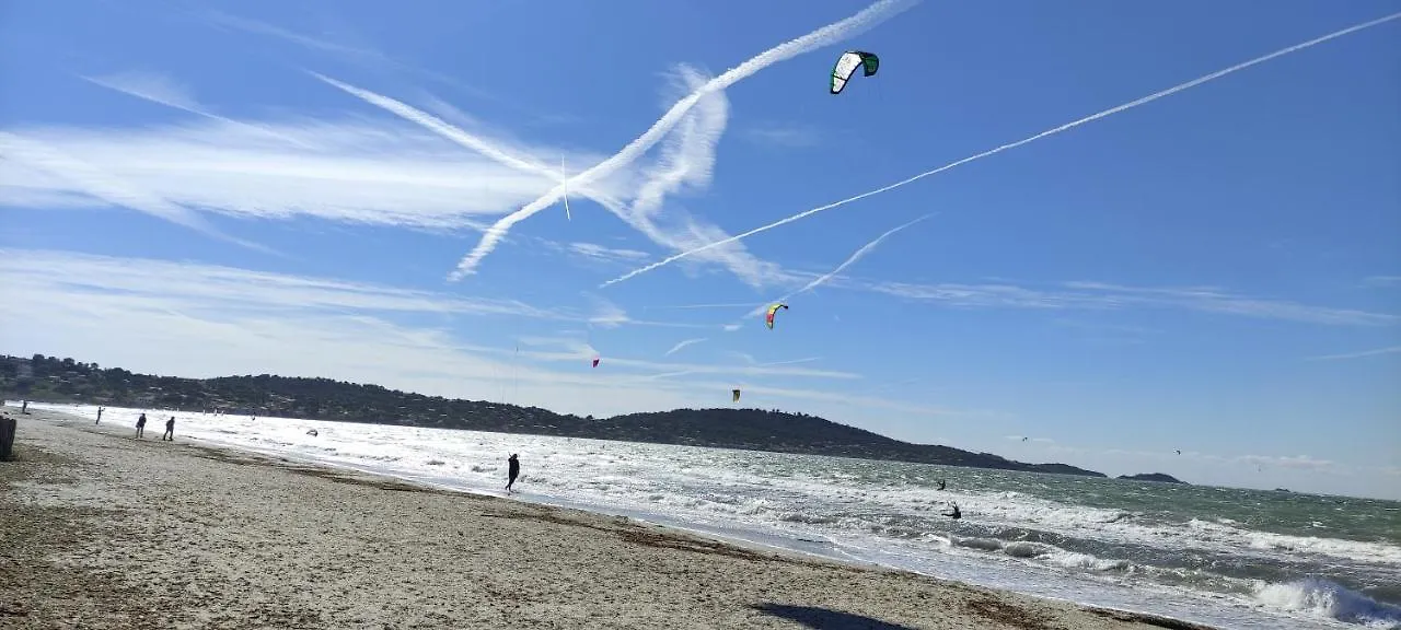 Maison De Vacances A L'Ayguade Classee 3 Etoiles, Climatisee,3Mn A Pied Plage Et Restos ,5Mn Aeroport, 10Mn Gare Hyères France